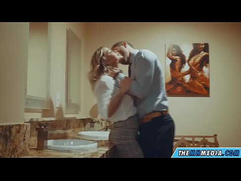 ❤️ When a busty blonde seduces you in a public restroom ️❌ Anal video at us ❤